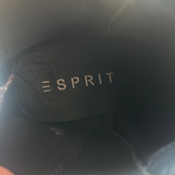 NWOT Esprit Gray Ankle Boots with Shimmery Pattern size 8M - Picture 4 of 5